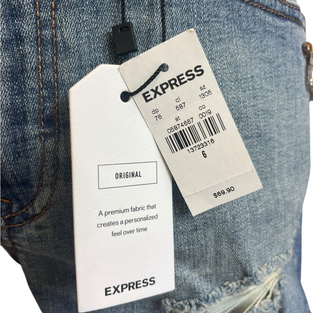Express Rhinestone Embellished Distressed High Rise Denim Shorts NWT Size 6 - Picture 10 of 12